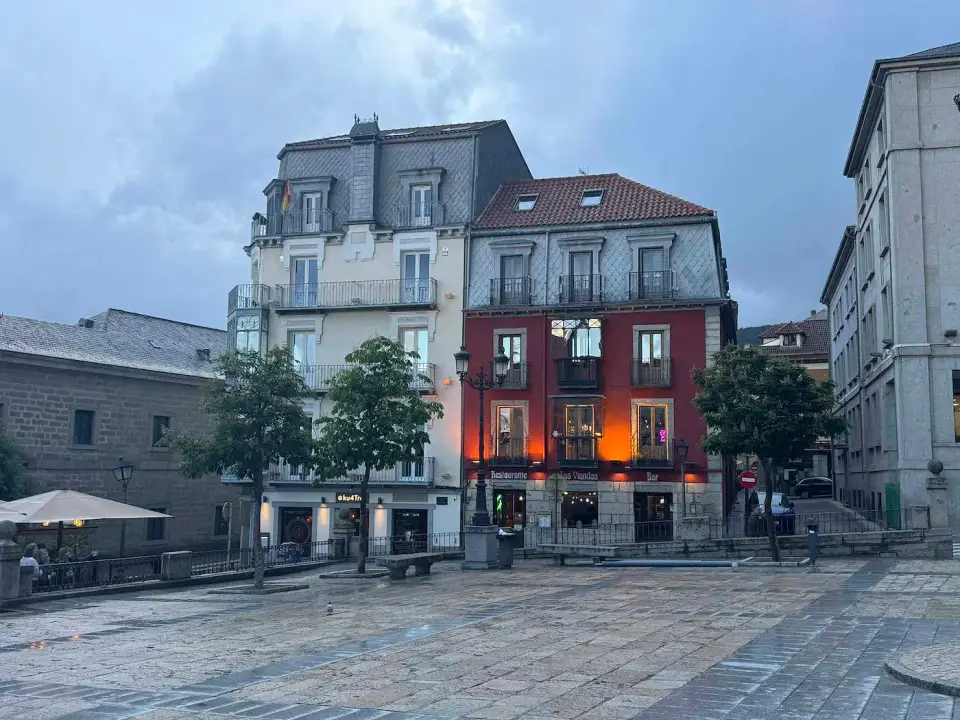 Plaza del pueblo de San Lorenzo de El Escorial