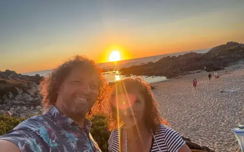 Selfie de Jorge y Paola con la puesta de sol