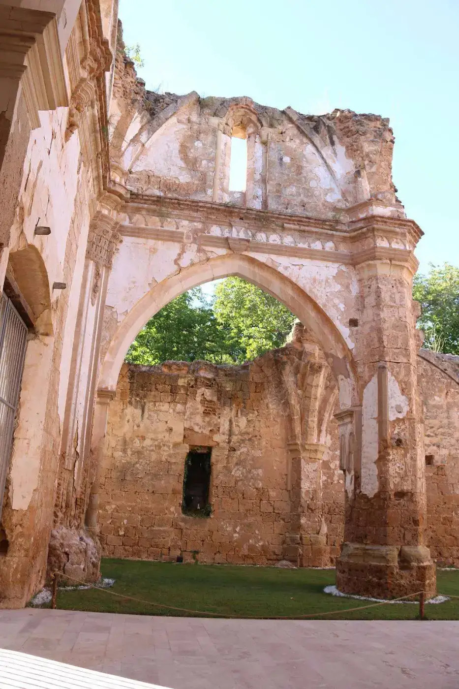 Ruinas de la iglesia del monasterio