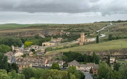 Vista panorámica de los campos alrededor de Pedraza