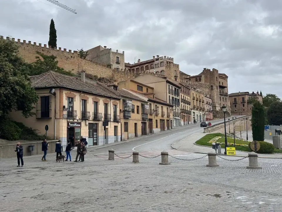 Plaza y casas antiguas del casco histórico de Segovia