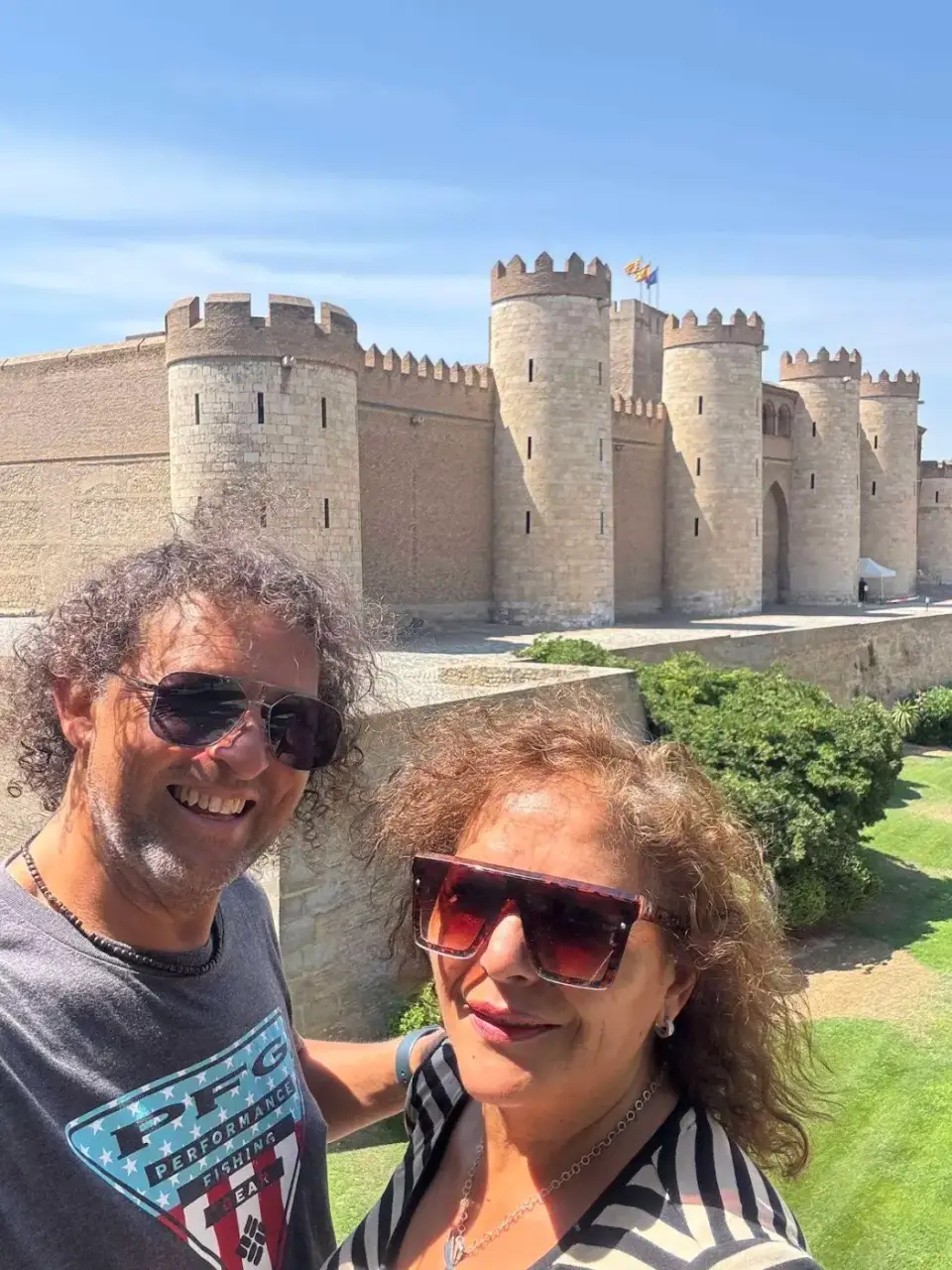 Selfie frente al Palacio de la Aljafería